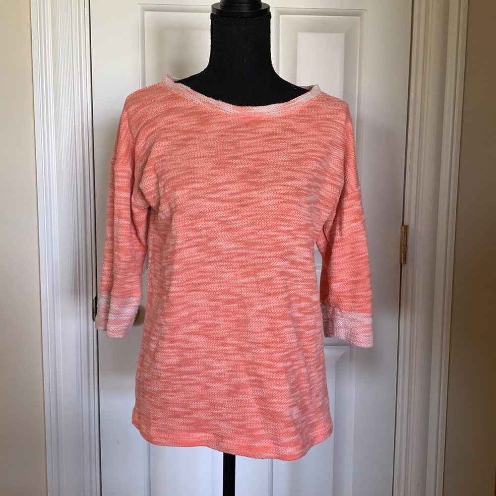 Columbia top‎